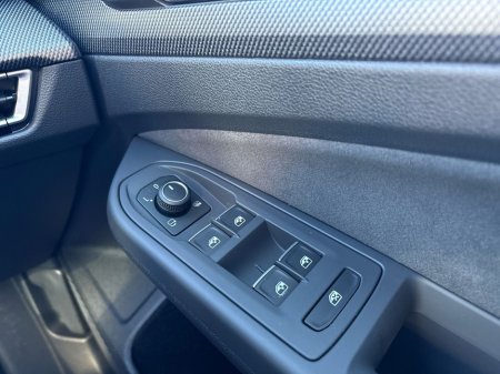 2026 Volkswagen Golf *DEMO* GTI 2.0 TSI 265HP €62,975 thumbnail