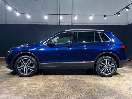 2018 Volkswagen Tiguan 2.0 TDI HIGH LINE 4WD - FULL BLACK LEATHER HEATED SEATS FRONT AND BACK - DIAMOND CUT FACTORY ALLOY WHEELS - CRUISE CONTROL - REVERSE CAMERA €29,950 thumbnail