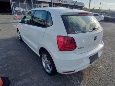 2016 Volkswagen Polo  €12,950 thumbnail