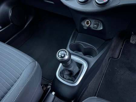 2020 Toyota Yaris 1.0 LUNA // REVERSE CAMERA // BRAND NEW NCT 03/28 // LANE ASSIST €12,950 thumbnail