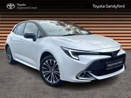 2025 Toyota Corolla LUNA SPORT HATCHBACK // AIR CON // BLUETOOTH // REAR CAMERA // FULL WARRANTY €33,745