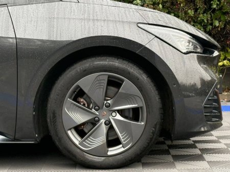 2023 Cupra Born V1 // VERY LOW MILEAGE // APPLE CARPLAY/ANDROID AUTO // 360 DEGREE SURROUND PARKING CAMERAS €24,900 thumbnail