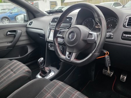 2012 Volkswagen Polo - thumbnail 15