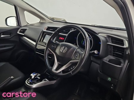 2015 Honda Fit FIT DAA-GP5 HYBRID 5DR AUTO €10,880 thumbnail