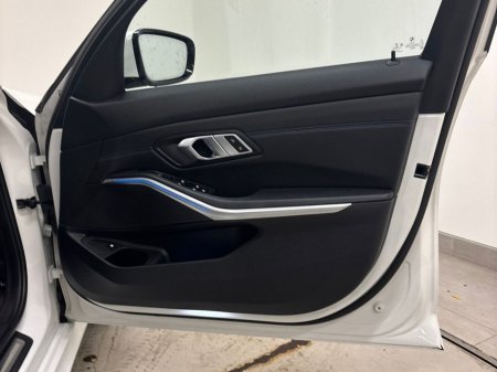 2022 BMW 3 Series - thumbnail 23