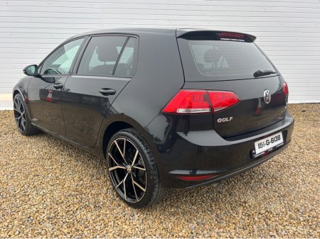2015 Volkswagen Golf 1.6 TDI MATCH BLUEMOTION 105PS 5 5DR €11,950 thumbnail