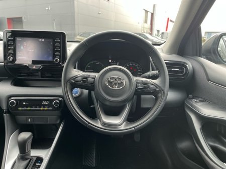 2023 Toyota Yaris 1.5 HYBRID LUNA 4DR AUTO €23,950 thumbnail