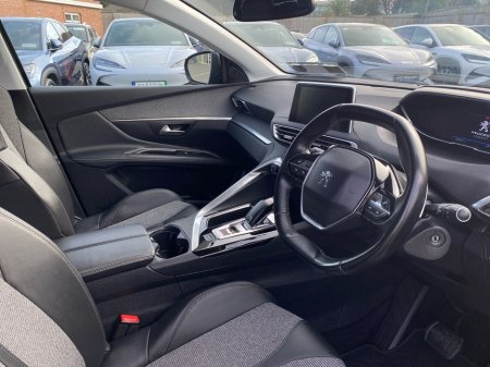 2019 Peugeot 3008 - thumbnail 9