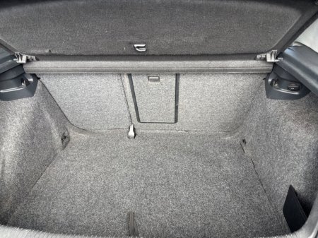 2010 Volkswagen Golf - thumbnail 13