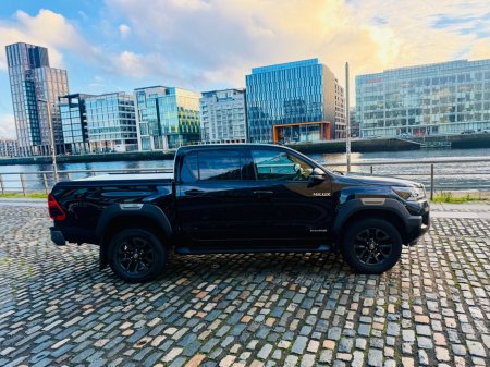 2021 Toyota Hilux  thumbnail