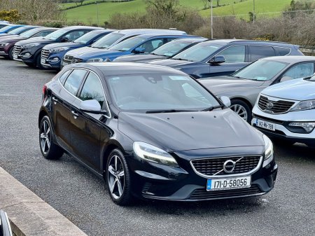 2017 Volvo V40 - thumbnail 1