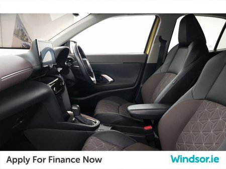 2022 Toyota Yaris Cross 1.5 Hybrid Sol €26,995