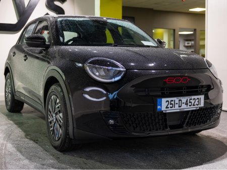 2025 Fiat 600 - thumbnail 1