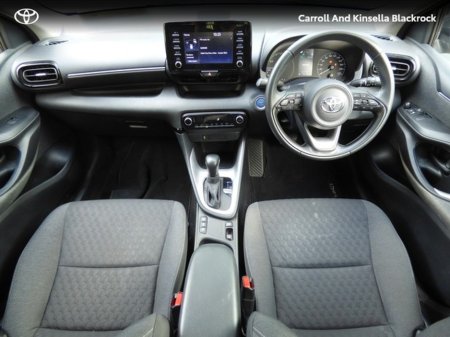 2023 Toyota Yaris Hybrid Luna €23,950 thumbnail