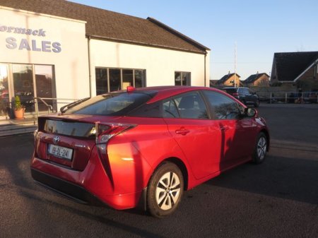 2019 Toyota Prius - thumbnail 3