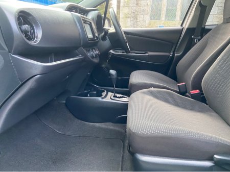 2019 Toyota Vitz - thumbnail 6