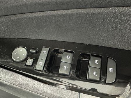 2023 Kia Sportage - thumbnail 21