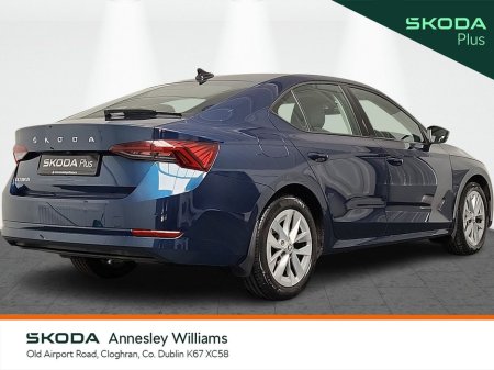 2021 Skoda Octavia - view 3