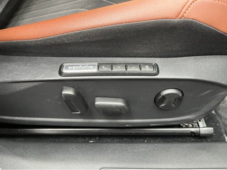 2022 Volkswagen ID.4 €26950 2022 VOLKSWAGEN ID.4 PRO LAUNCH EDITION AUTOMATIC / CRUISE CONTROL / 360° CAMERA / ELECTRIC MEMORY & HEATED SEATS / APPLE CARPLAY / AMBIENT LIGHTS / PANORAMIC SUNROOF €26,950 thumbnail