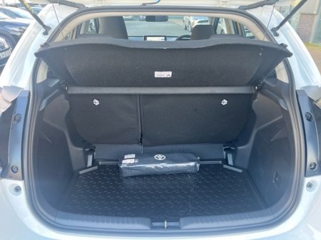 2025 Toyota Yaris - thumbnail 10