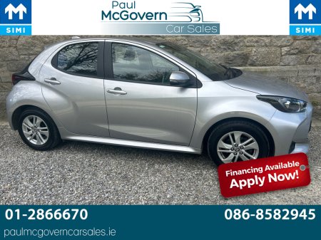 2024 Toyota Yaris - view 3