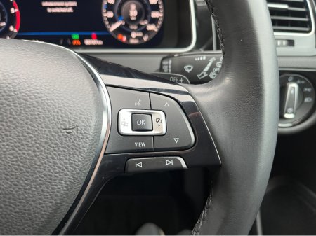 2020 Volkswagen Golf MEISTER HIGHLINE AUTOMATIC 2.0 DIESEL //MASSIVE SPEC//FULL LEATHER HEATED SEATS//DYNAUDIO SOUND SYSTEM//ELECTRIC MEMORY DRIVERS SEAT//REVERSE CAMERA// €21,950 thumbnail