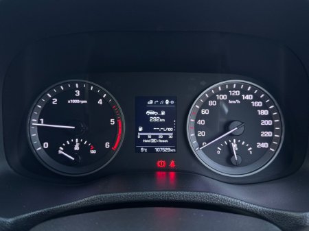 2017 Hyundai Tucson 1.7 EXECUTIVE 5DR €14,999 thumbnail