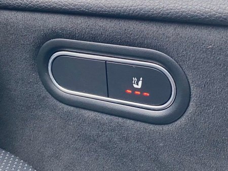 2021 Mercedes-Benz A Class A250E AMG PHEV €27,995 thumbnail