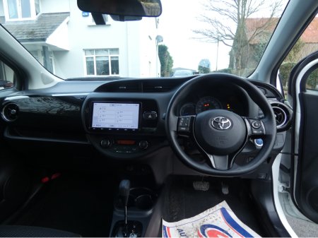 2019 Toyota Yaris - thumbnail 9