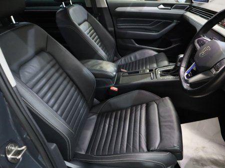 2021 Volkswagen Passat *123* GTE S-A DSG €23,995 thumbnail