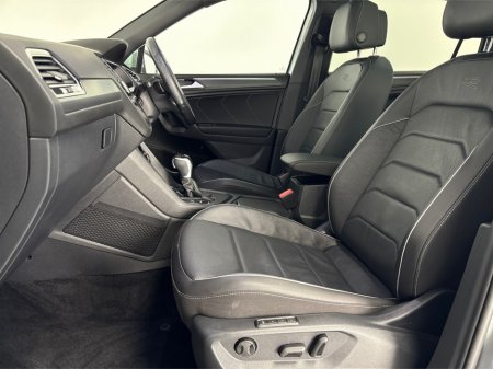 2023 Volkswagen Tiguan R-LINE 2.0 TDI AUTOMATIC 7 SEATER**PANORAMIC SUNROOF**HEATED MULTIFUNCTIONAL STEERING WHEEL**DIGITAL DASH**HEATED FRONT SEATS**REVERSE CAMERA**BLACK LEATHER INTERIOR**KEYLESS ENTRY**APPLE CARPLAY** €42,995 thumbnail