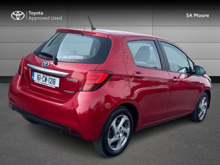 2016 Toyota Yaris - thumbnail 2