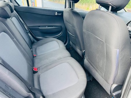 2012 Hyundai i20 - thumbnail 15