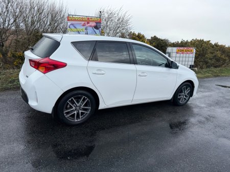 2015 Toyota Auris - thumbnail 9