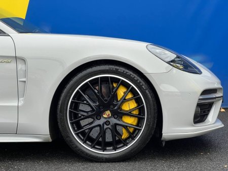 2018 Porsche Panamera - thumbnail 11