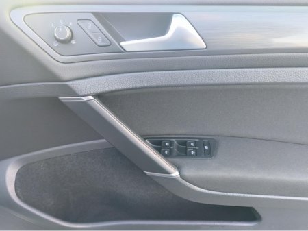 2018 Volkswagen Golf Comfort €16,650 thumbnail