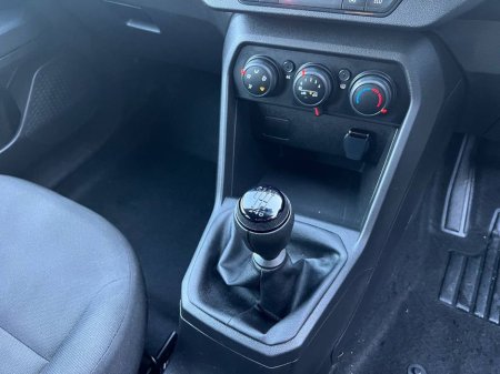 2024 Dacia Jogger ESSENTIAL 7-SEATER 1.0 TCE // PARKING SENSORS // AIR CONDITIONING // CRUISE CONTROL €19,900 thumbnail