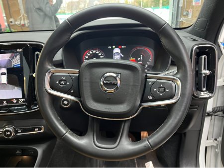 2022 Volvo XC40 €35950! 2022 VOLVO XC40 T5 RECHARGE PLUG-IN HYBRID 1.5 AUTOMATIC / CRUISE CONTROL / ELECTRIC MEMORY & HEATED SEATS / REAR HEATED SEATS / 360° PARKING CAMERA / APPLE CARPLAY / PANORAMIC SUNROOF €35,950 thumbnail