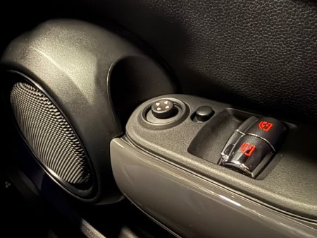 2020 MINI Hatch  €17,900 thumbnail