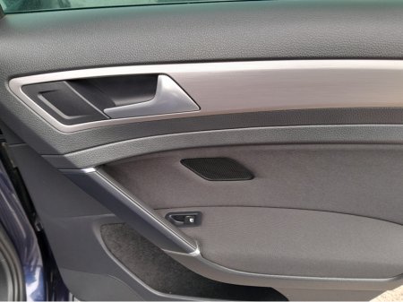 2016 Volkswagen Golf - thumbnail 22