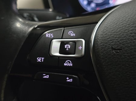 2016 Volkswagen Passat 2.0 TDI 150HP Highline BE €10,950 thumbnail