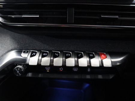 2023 Peugeot 3008 - thumbnail 18