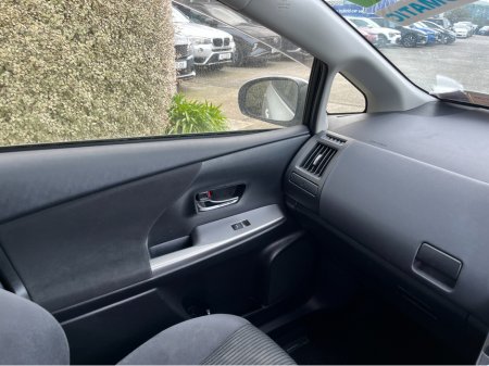 2018 Toyota Prius+ - thumbnail 17