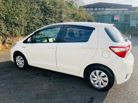 2019 Toyota Vitz - thumbnail 12