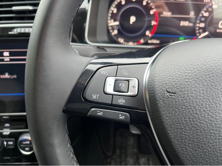 2019 Volkswagen Golf HIGHLINE AUTOMATIC 1.4 PETROL //REVERSE CAMERA//ADAPTIVE CRUISE CONTROL//KEYLESS ENTRY//BLIND SPOT WARNING// €18,950 thumbnail