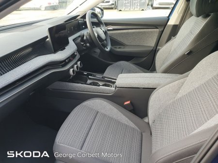 2026 Skoda Superb - thumbnail 4