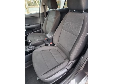 2019 Kia Rio - thumbnail 14