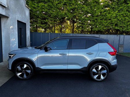2023 Volvo XC40 CORE RECHARGE TWIN E thumbnail
