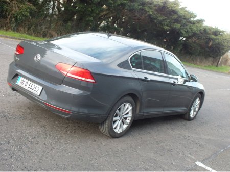 2018 Volkswagen Passat - thumbnail 4