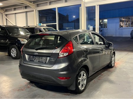 2016 Ford Fiesta MCA ZETEC 1.5 75PS M5 4DR 5DR €8,950 thumbnail